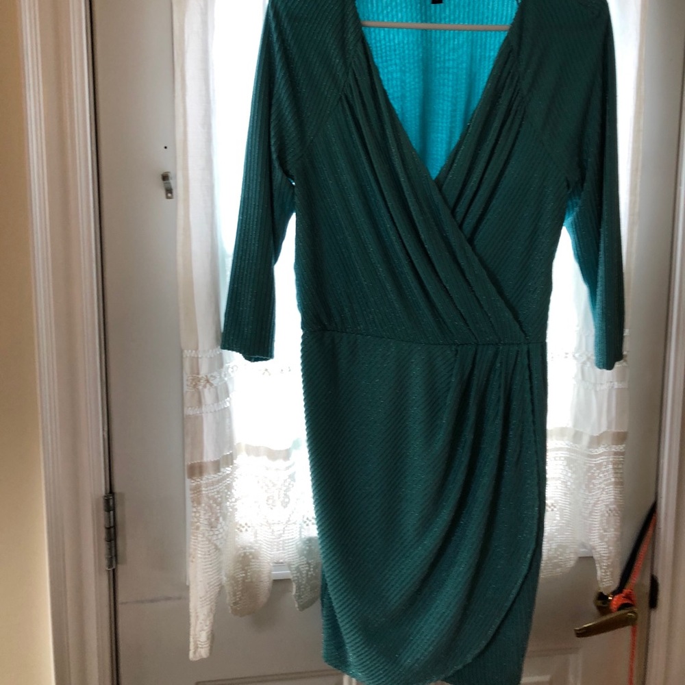Beautiful turquoise dress Guess